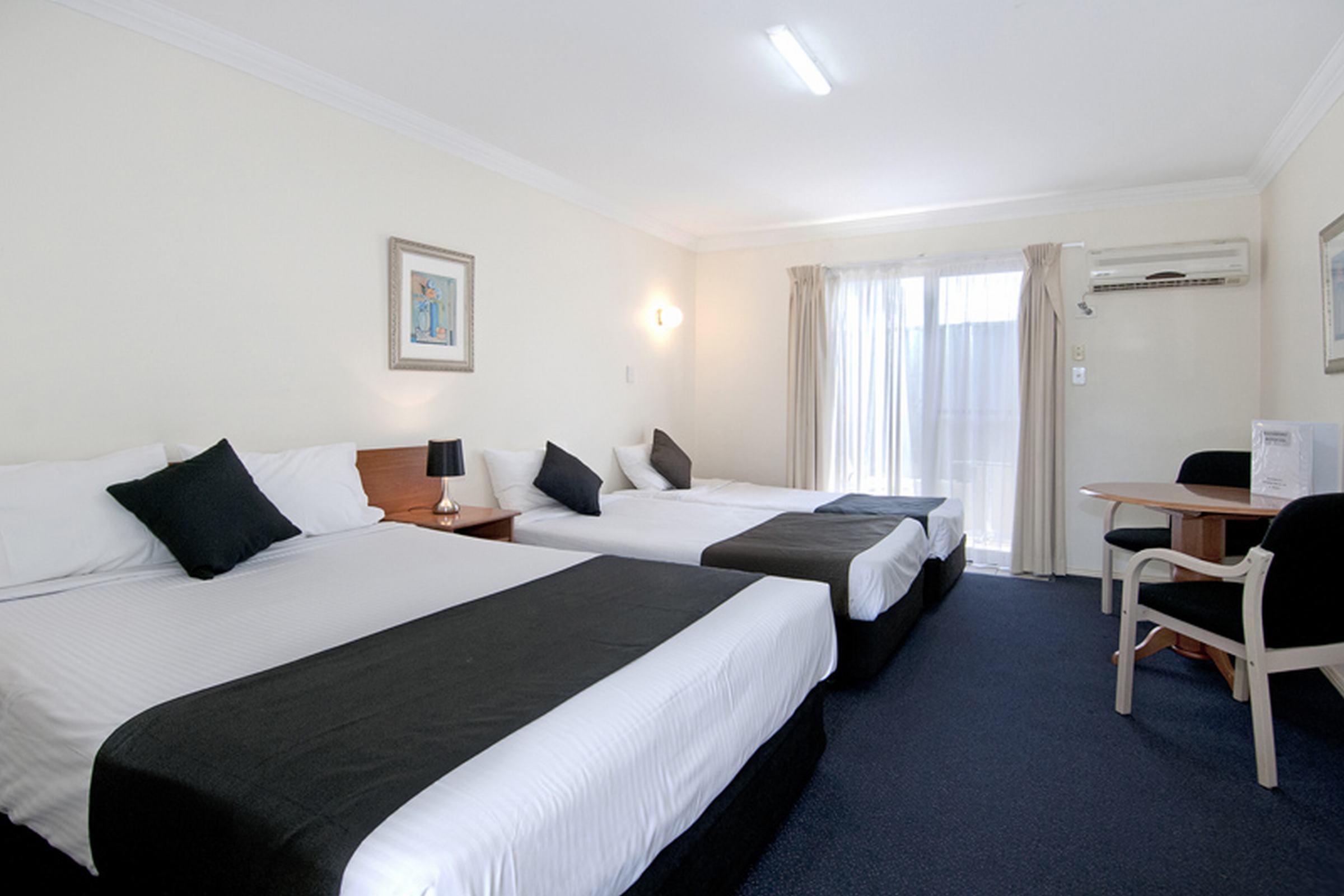 Econo Lodge Waterford Loganlea Buitenkant foto