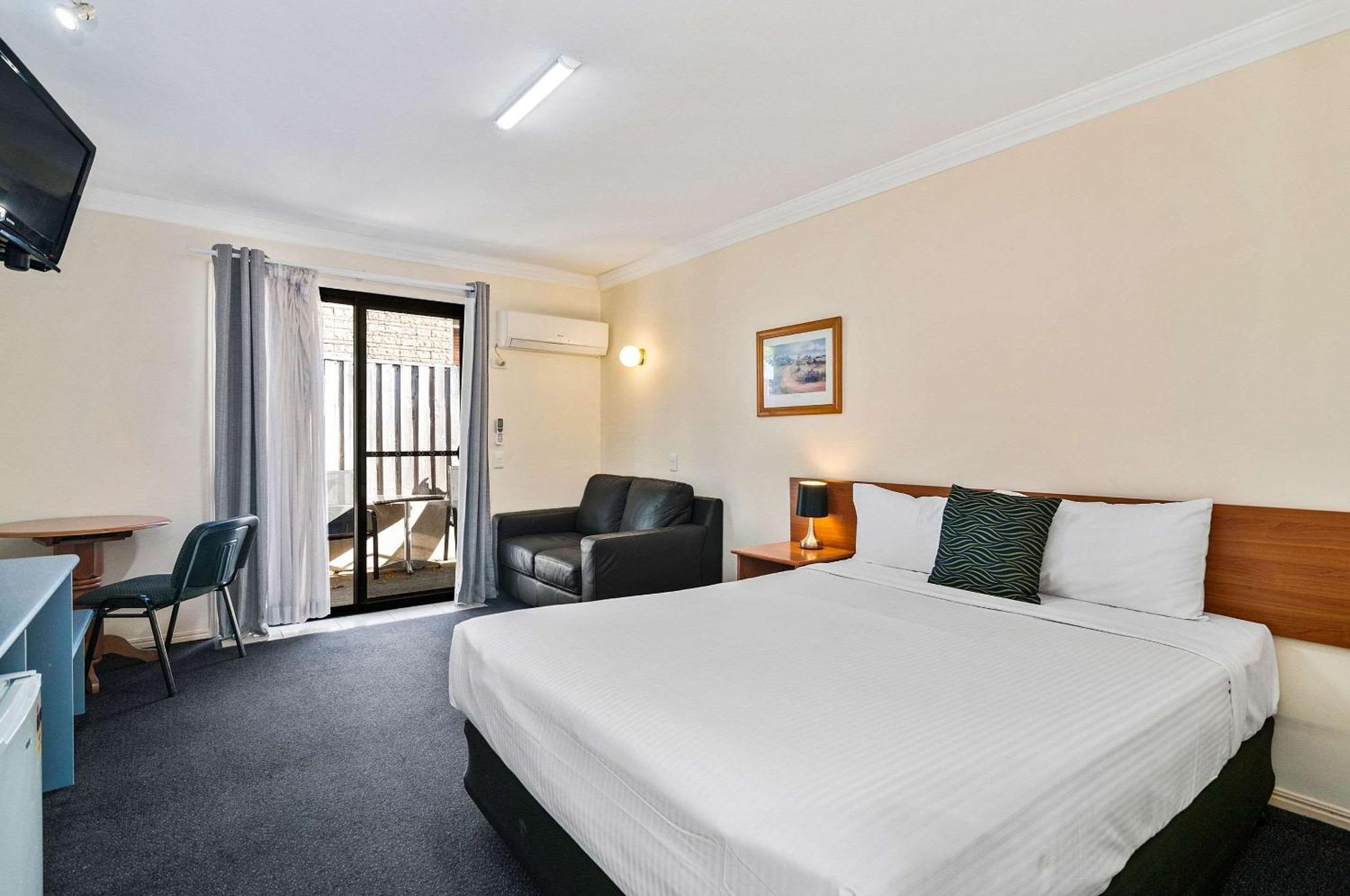 Econo Lodge Waterford Loganlea Buitenkant foto